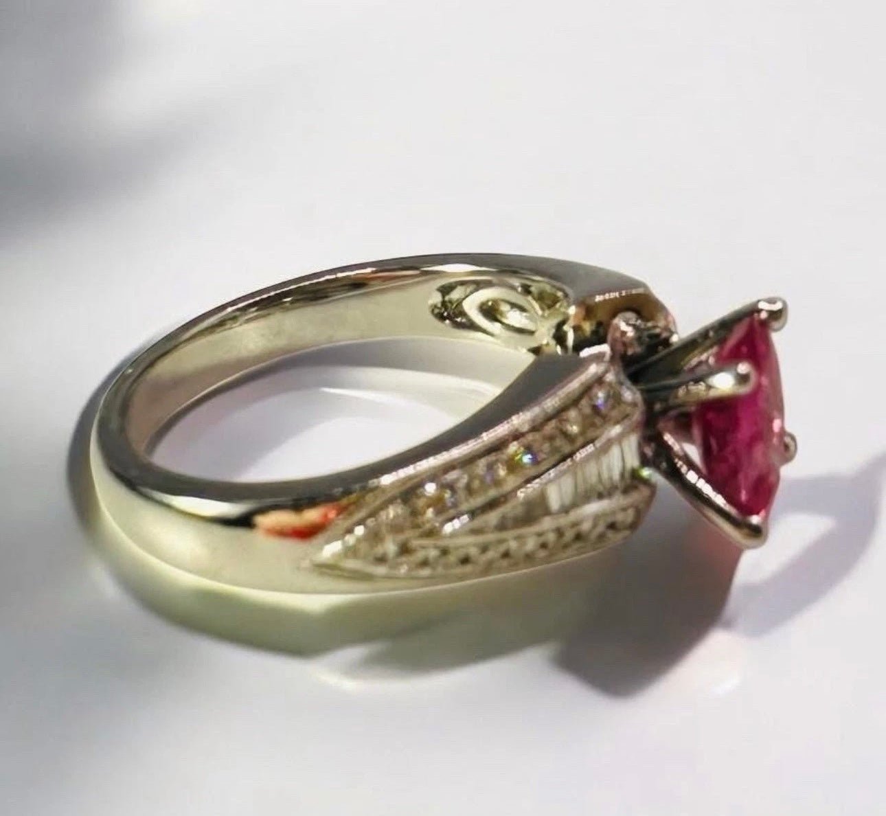 1.36 Ct Untreated Ceylon Sapphire and 0.45 Ct Diamond Ring - 18k White Gold - WGI Certificate £6k - Flamingo Gems