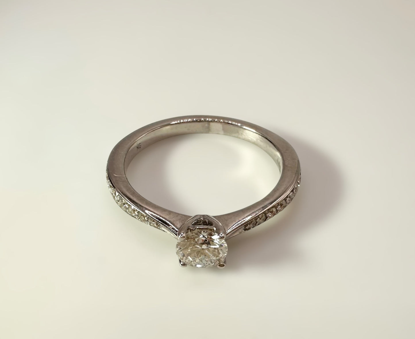 18Ct White Gold 0.45 Ct Natural Diamond Ring - GIA Certified/WGI Valuation £2,600 - Flamingo Gems