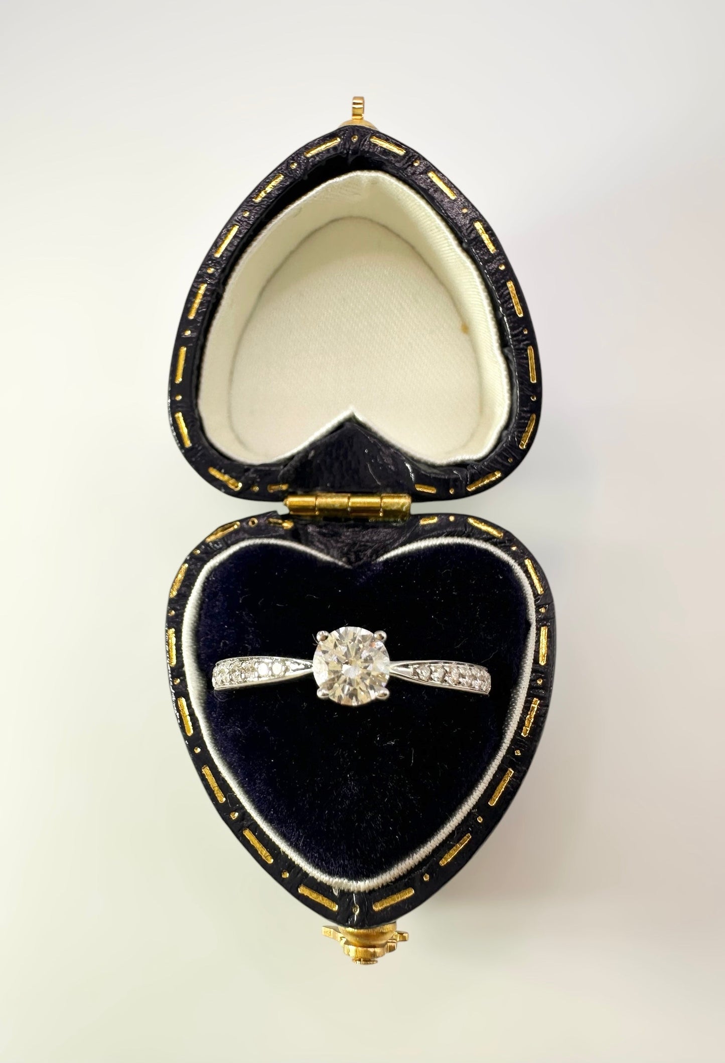 18Ct White Gold 0.45 Ct Natural Diamond Ring - GIA Certified/WGI Valuation £2,600 - Flamingo Gems