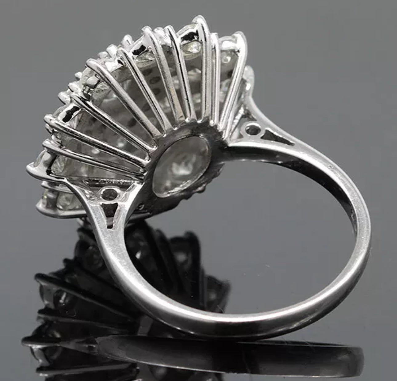 2.75 Carat Natural Diamond Cluster Ring, 18 Carat White Gold - WGI Certificate £11,600 - Flamingo Gems