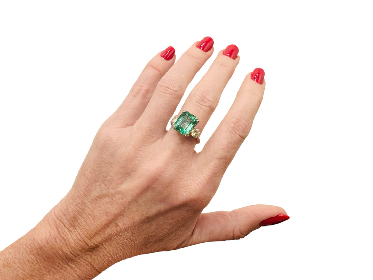 5.50 Ct Emerald, 0.80 Ct Diamond Ring 18K White Gold - WGI Valuation £20,000 - Flamingo Gems