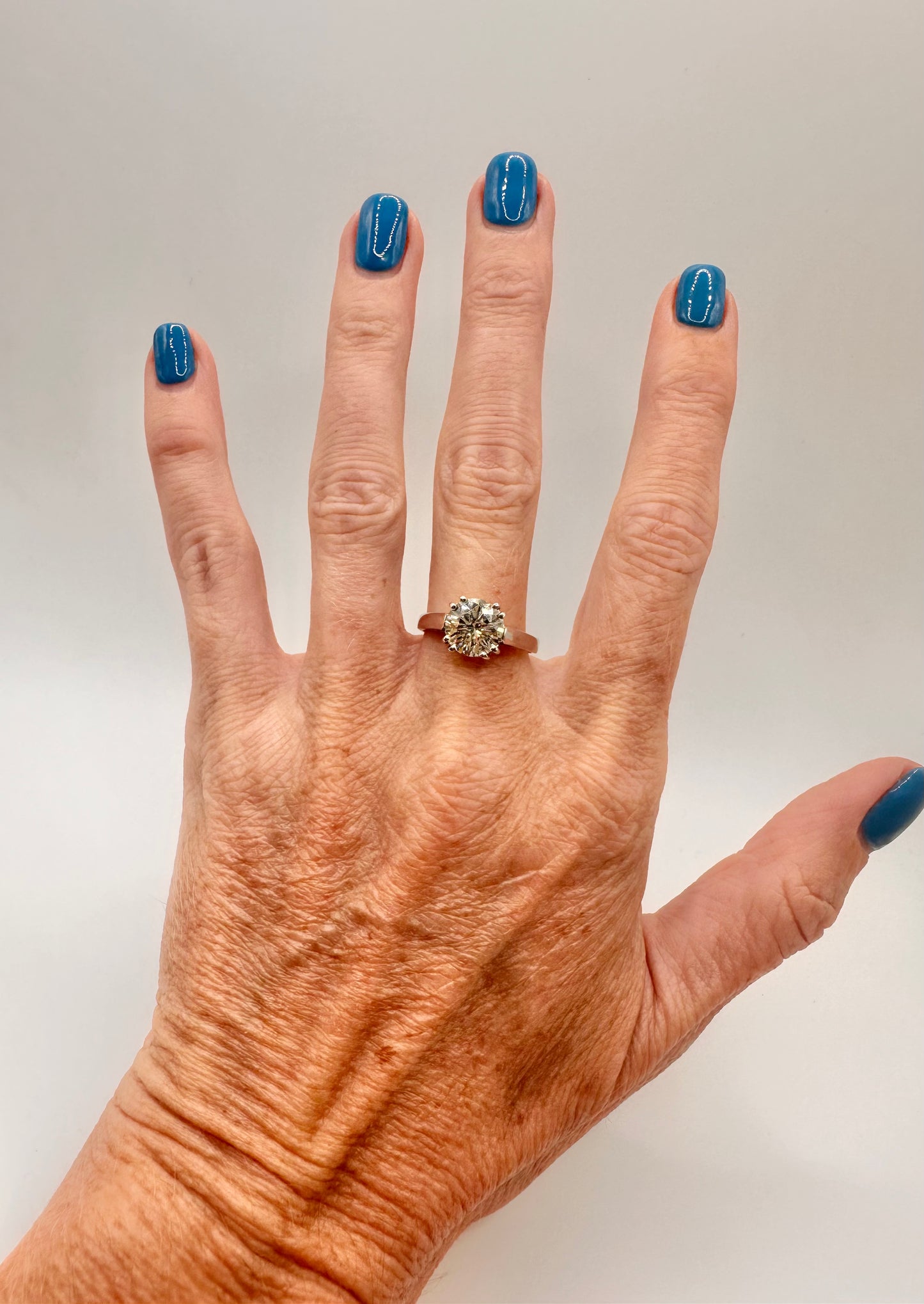 2.35 Ct Natural Diamond Ring, 18K White Gold - WGI Certificate £19,520