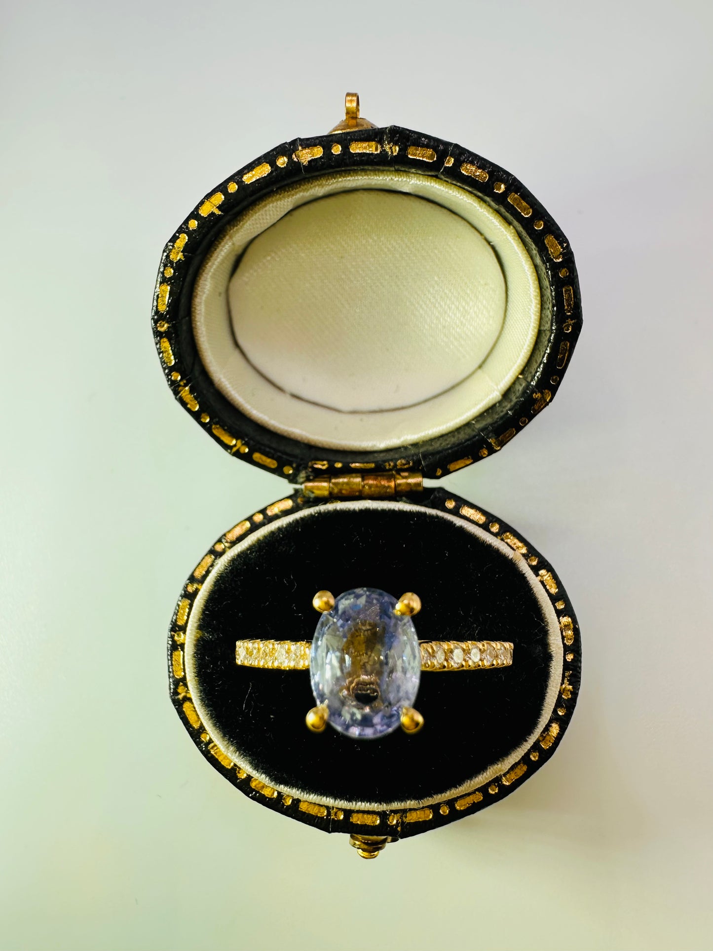 2.03 Carat Untreated Ceylon Sapphire and Diamond Ring - 18K Yellow Gold, WGI Certificate £4,200