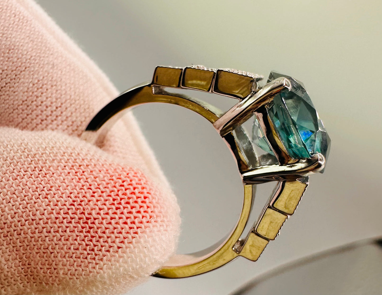 XMAS SALE - 7.15 Carat Blue Zircon and Diamond Ring - platinum - WGI Certificate £7100