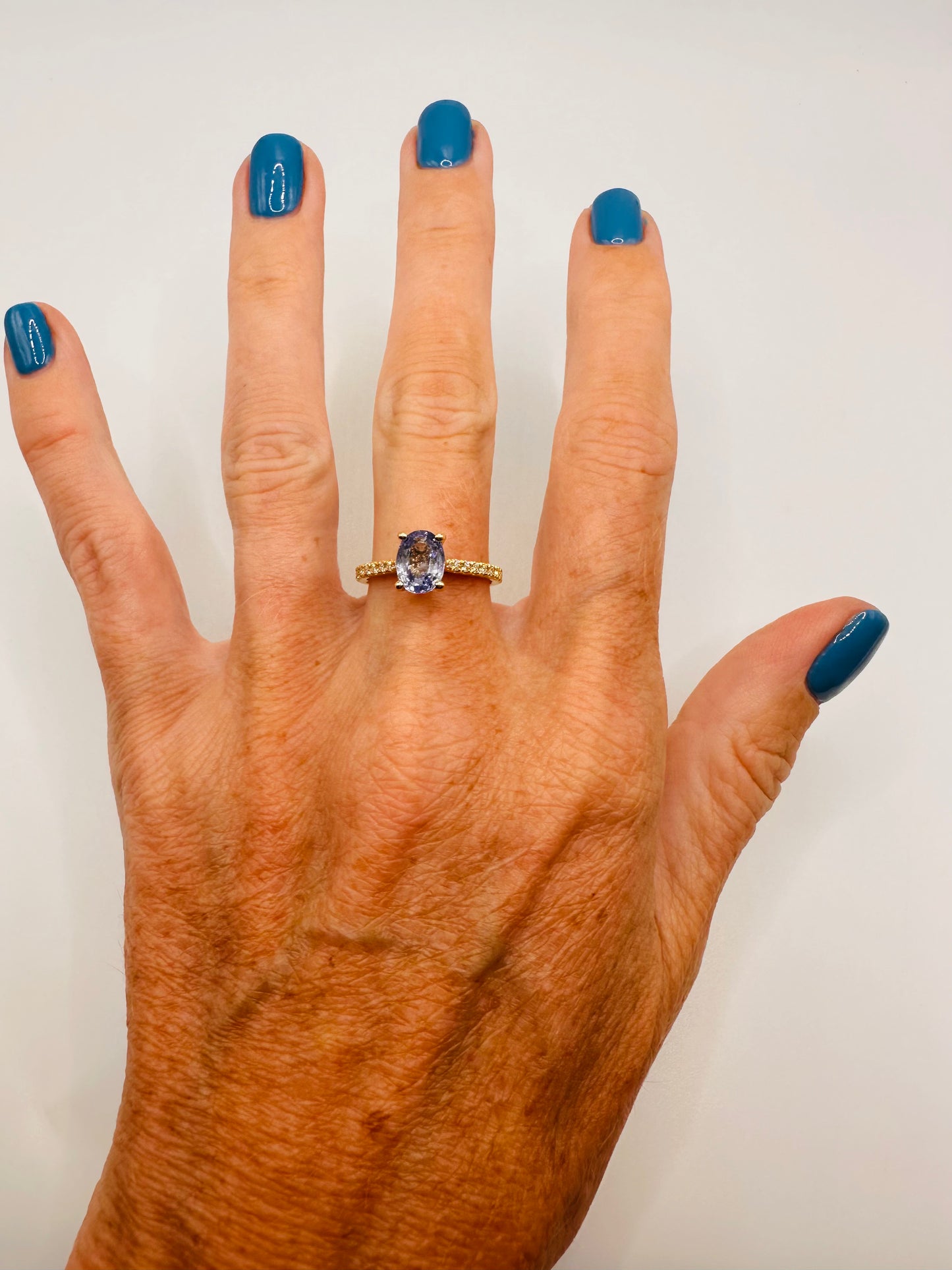 2.03 Carat Untreated Ceylon Sapphire and Diamond Ring - 18K Yellow Gold, WGI Certificate £4,200
