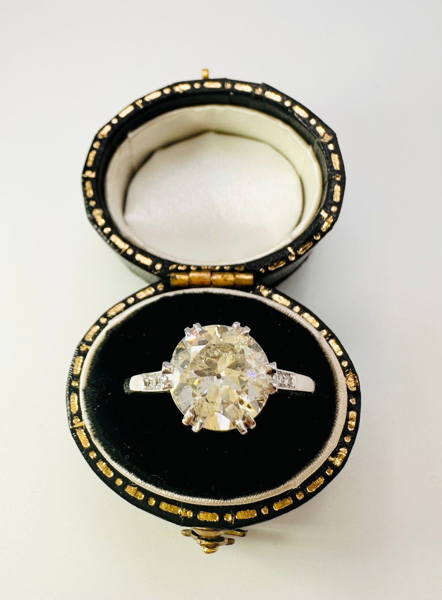 2.60 Carat Old European Cut Diamond, 18K White Gold Ring - WGI Certificate £26,800
