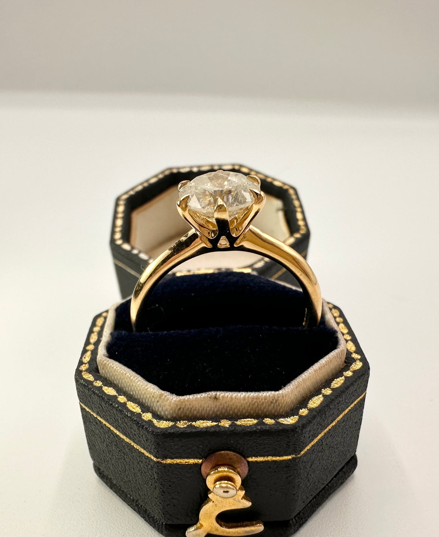 1.54 Carat Diamond Ring crafted in 18 Carat Yellow Gold - WGI Certificate £14,800