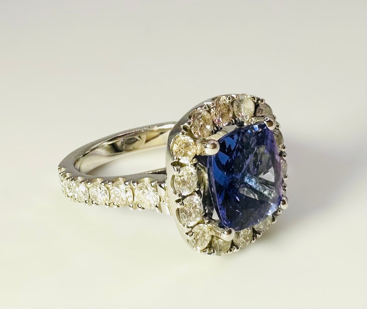 XMAS SALE - 3.70 Ct AAAA Tanzanite, 1.50 Ct Natural Diamond Platinum Ring - WGI Certificate £8,500 - Flamingo Gems