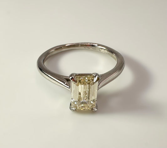 0.90 Ct Natural VVS2 Diamond Ring, GIA and WGI Certificate - £8,500 - Flamingo Gems