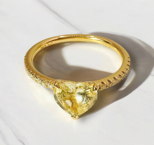 1.15 Carat Untreated Ceylon Sapphire and 0.15 Carat Diamond Ring - 18K Yellow Gold - WGI Certificate £5,100 - Flamingo Gems