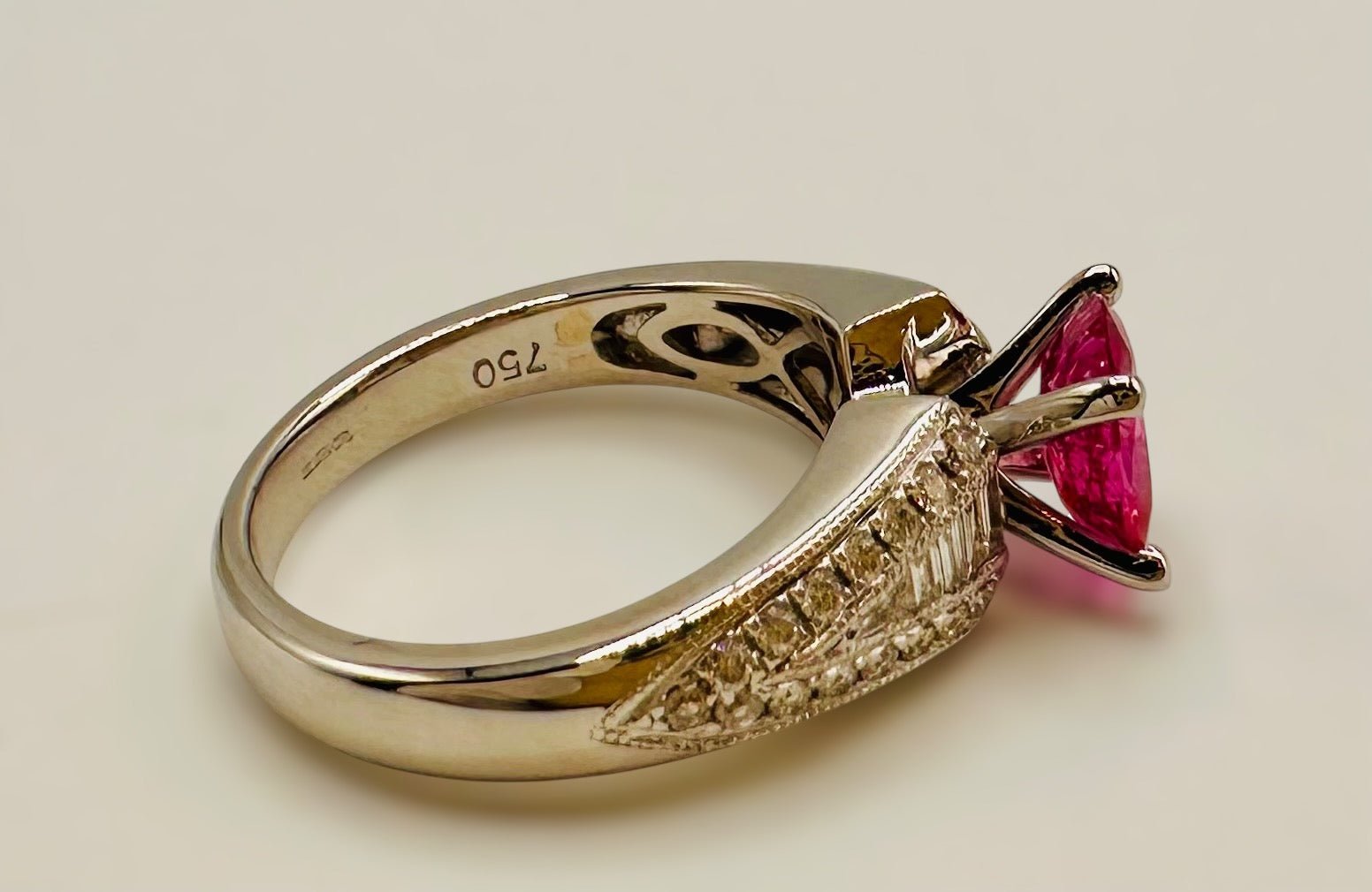 1.36 Ct Untreated Ceylon Sapphire and 0.45 Ct Diamond Ring - 18k White Gold - WGI Certificate £6k - Flamingo Gems