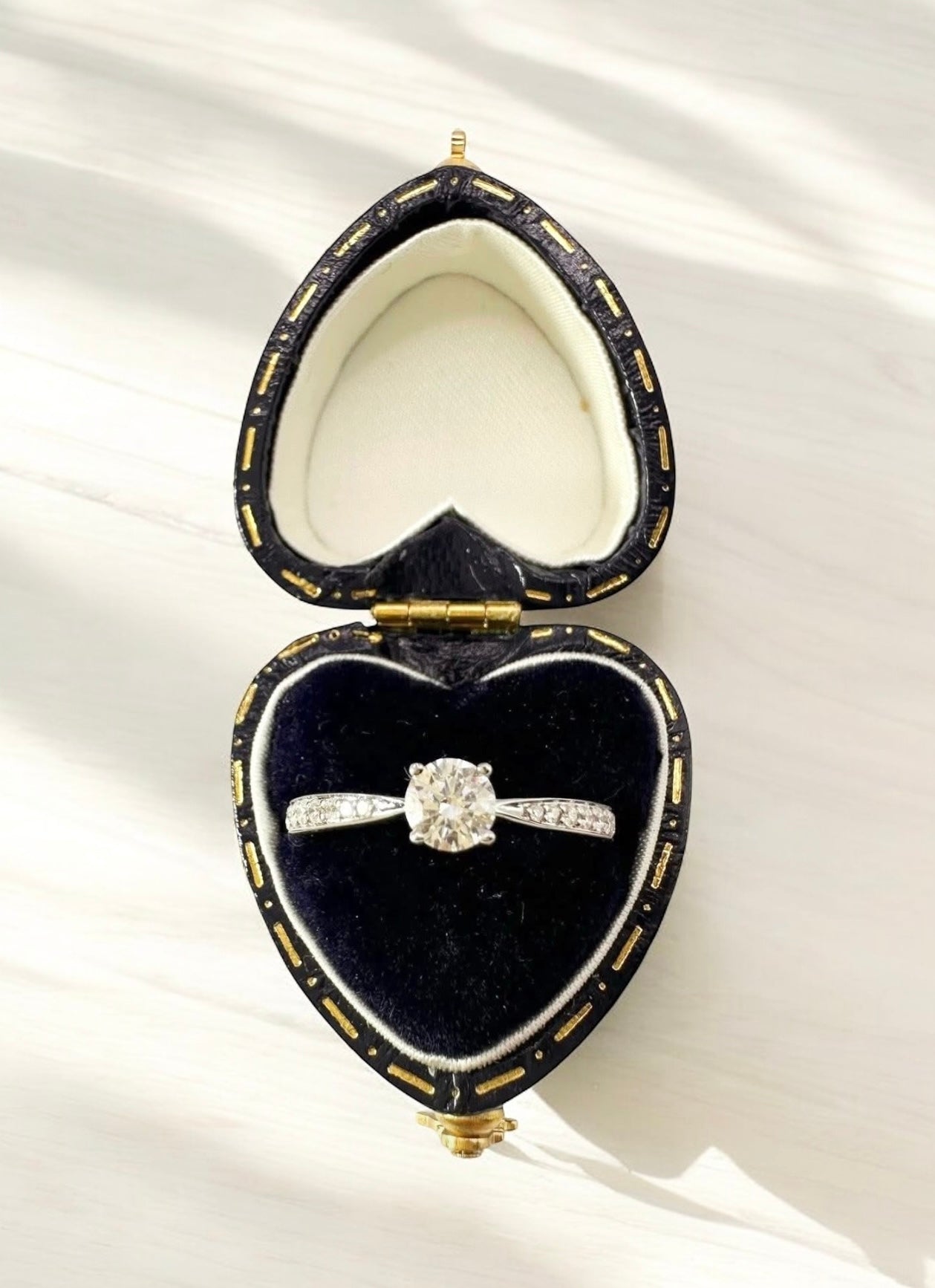 18Ct White Gold 0.45 Ct Natural Diamond Ring - GIA Certified/WGI Valuation £2,600 - Flamingo Gems