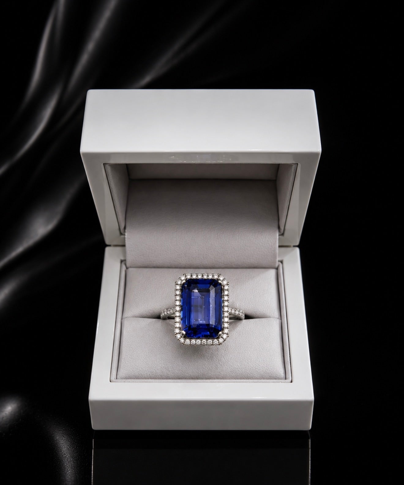 18ct White Gold 9.00 Ct Natural Tanzanite & 0.5 Ct Diamond Halo Ring - RRP £14,000 - Flamingo Gems