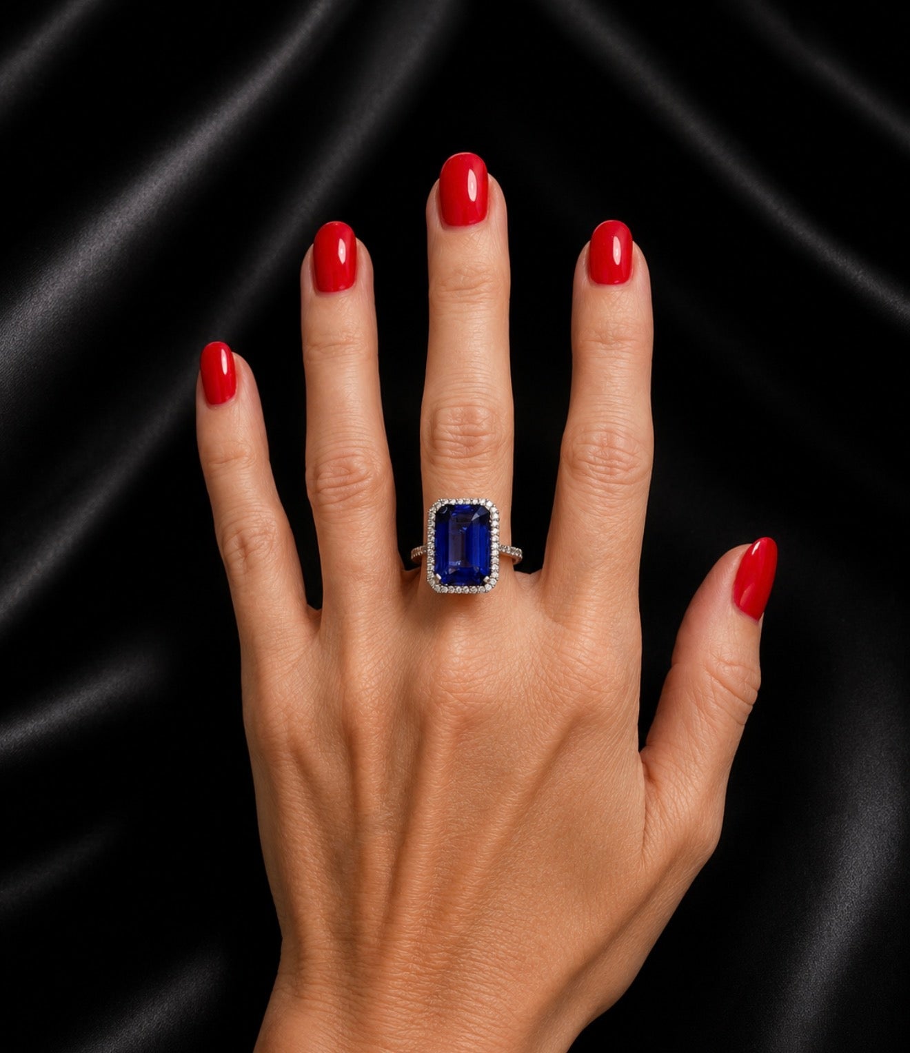 18ct White Gold 9.00 Ct Natural Tanzanite & 0.5 Ct Diamond Halo Ring - RRP £14,000 - Flamingo Gems