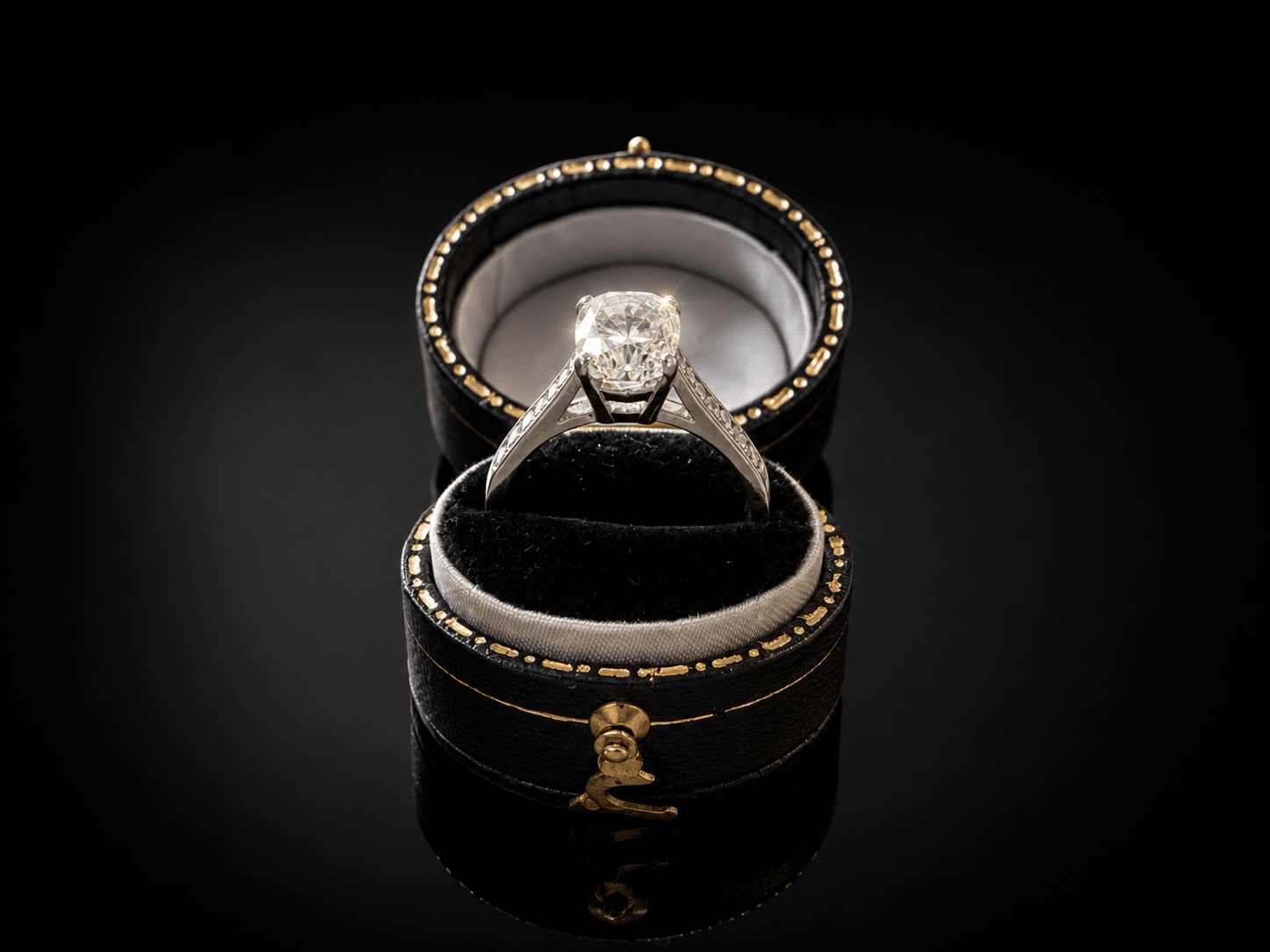 ✨ 2.32Ct Cushion Cut Natural Diamond Ring - 18K White Gold✨ RRP £17,500 - Flamingo Gems