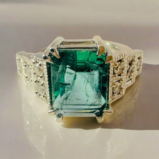 4.45 Carat Zambian Emerald and 0.40 Carat Natural Diamond Ring - Platinum - WGI Certificate £12,500 - Flamingo Gems