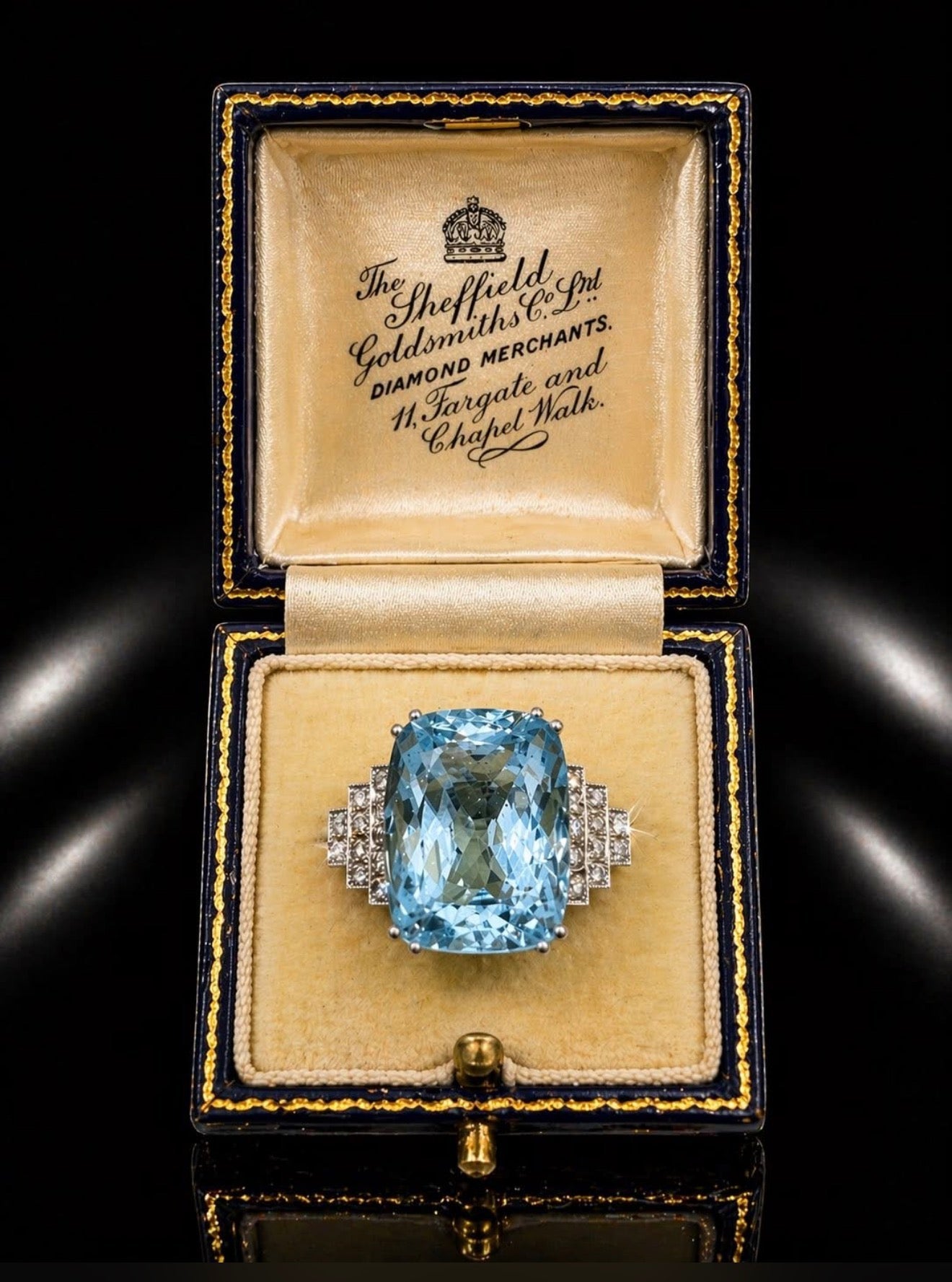 8 Ct Natural Aquamarine and 0.30 Ct Diamond Ring - 14k White Gold - Flamingo Gems