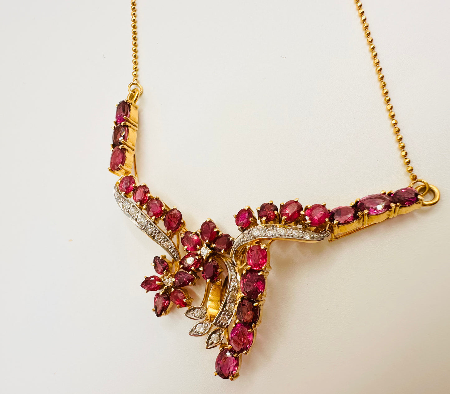 8 Carat Purple Sapphire and 0.20 Carat Diamond Necklace - WGI Certificate £6500