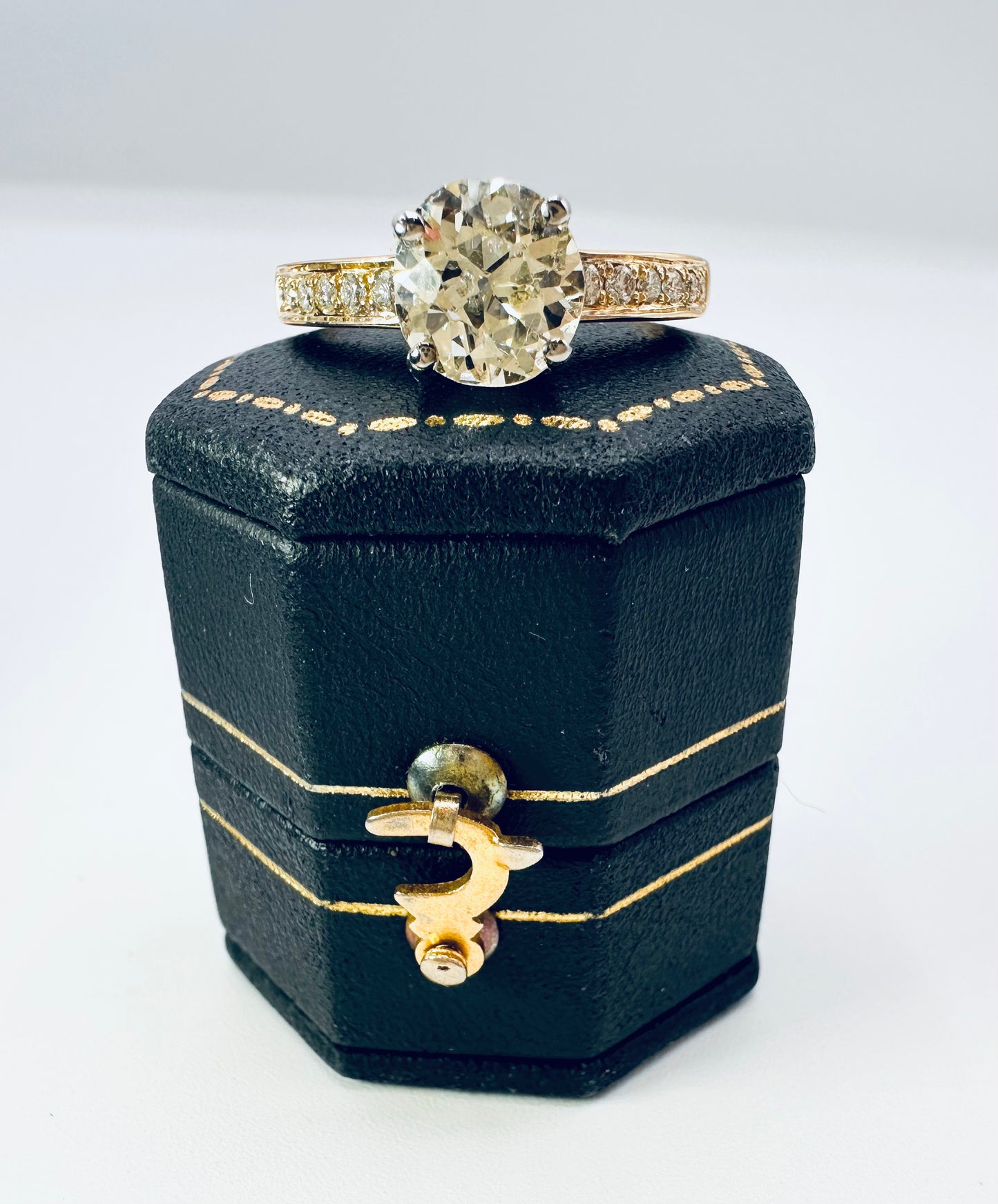 1.88 Carat Diamond Engagement Ring (Old European/Mine Cut), 18 Ct Yellow Gold - WGI Valuation £16,000