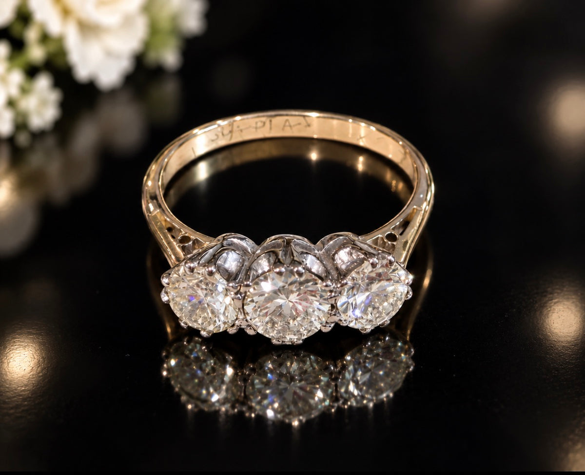 1.05 Ct Natural Diamond Trilogy Ring 18K Gold - RRP £7,000