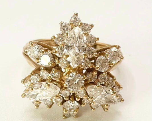 XMAS SALE - 2.50 Carat Diamond Cluster Ring, 18 Carat Yellow Gold - WGI Valuation £6000