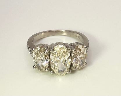 2.70 Ct Natural Diamond Trilogy Ring, Platinum - WGI Certificate £24,000