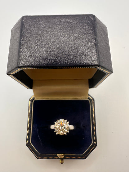 2.35 Ct Natural Diamond Ring, 18K White Gold - WGI Certificate £19,520