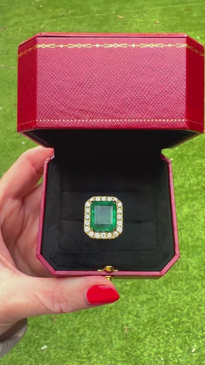 12 Ct Emerald, 1.6 Ct Diamond Cocktail Ring - WGI Valuation £24,000