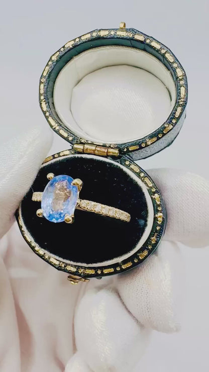 2.03 Carat Untreated Ceylon Sapphire and Diamond Ring - 18K Yellow Gold, WGI Certificate £4,200