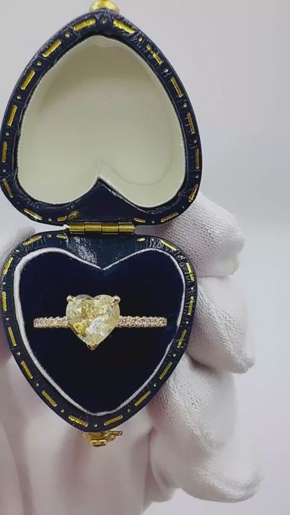 1.15 Carat Untreated Ceylon Sapphire and 0.15 Carat Diamond Ring - 18K Yellow Gold - WGI Certificate £5,100