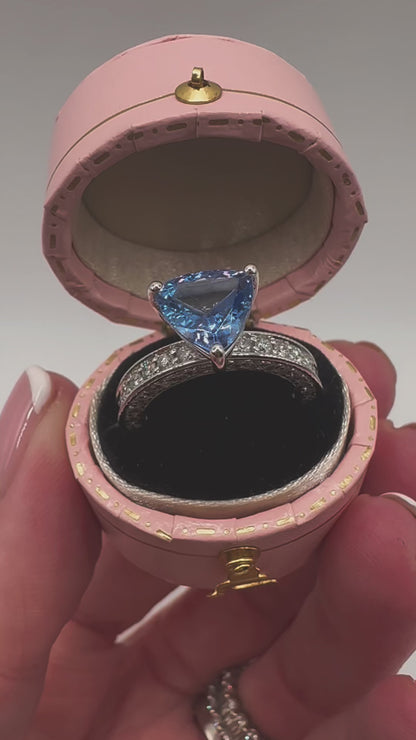 ✨ “1.45ct Tanzanite & 0.80ct Diamond Ring in 18K White Gold” ✨