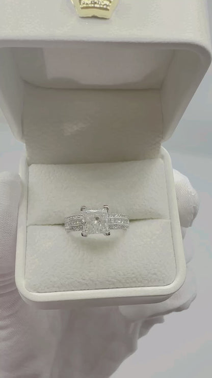 2.52 Carat Princess Cut Diamond Ring/18 Carat White Gold - WGI Certificate £13,500